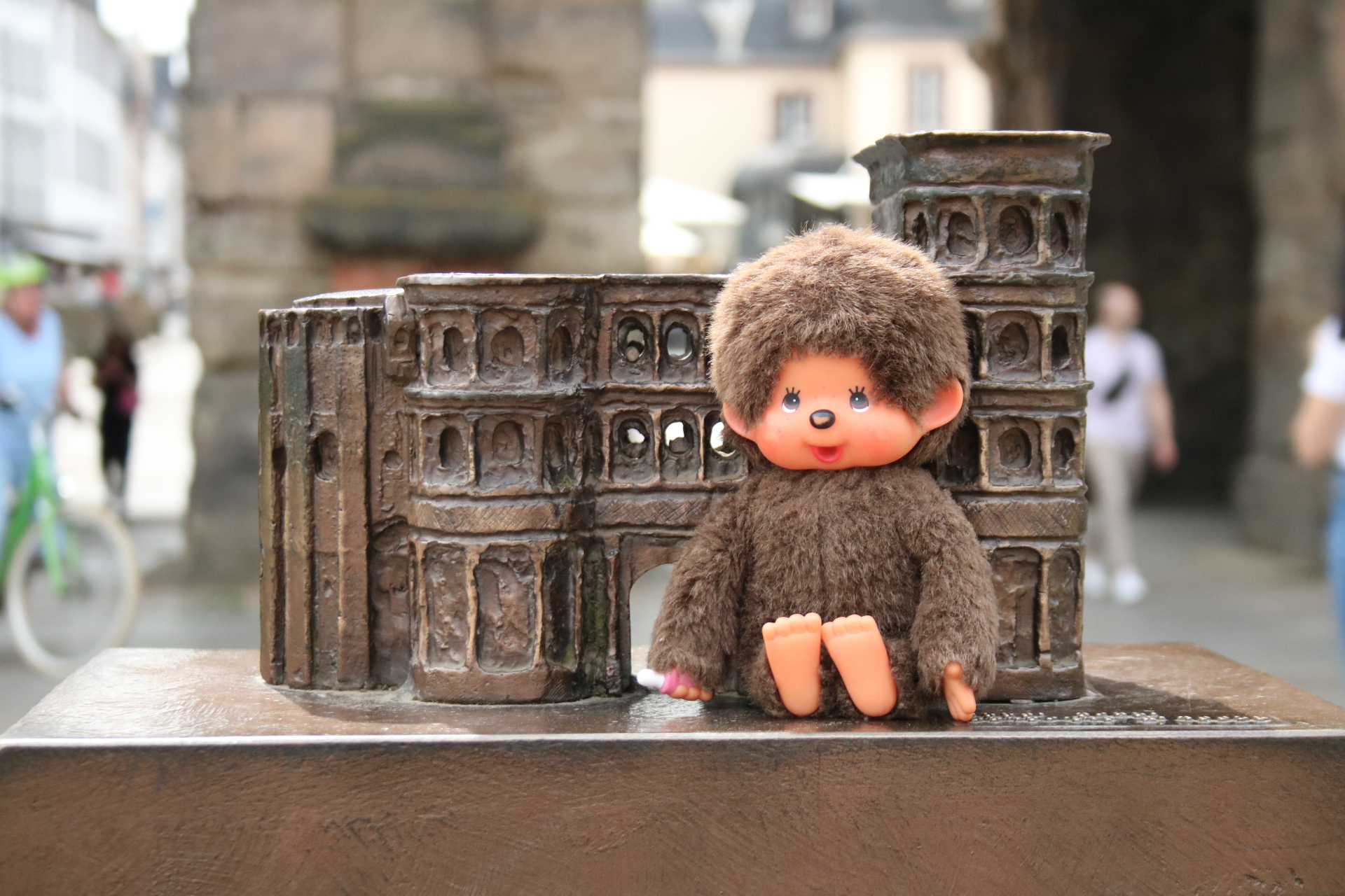 Minou vor Porta Nigra