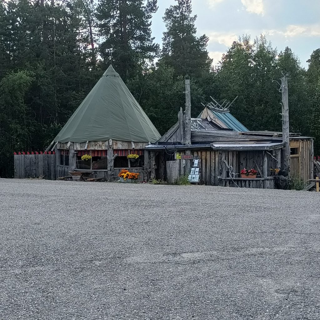 Samihaus an einem Rastplatz