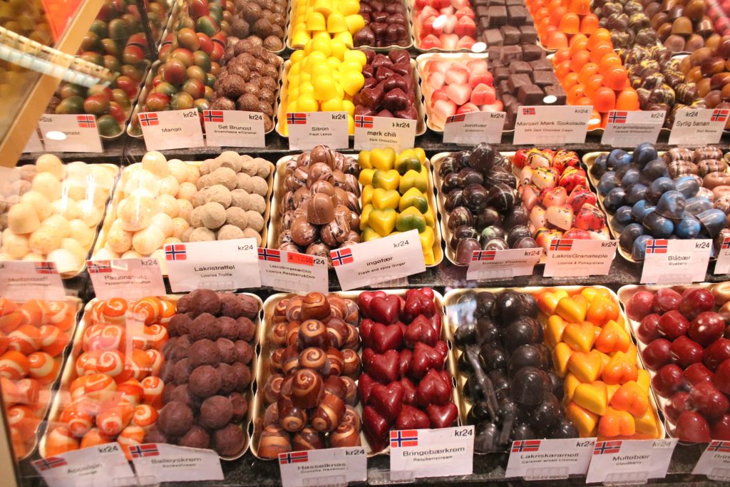 Viele bunte Pralinen