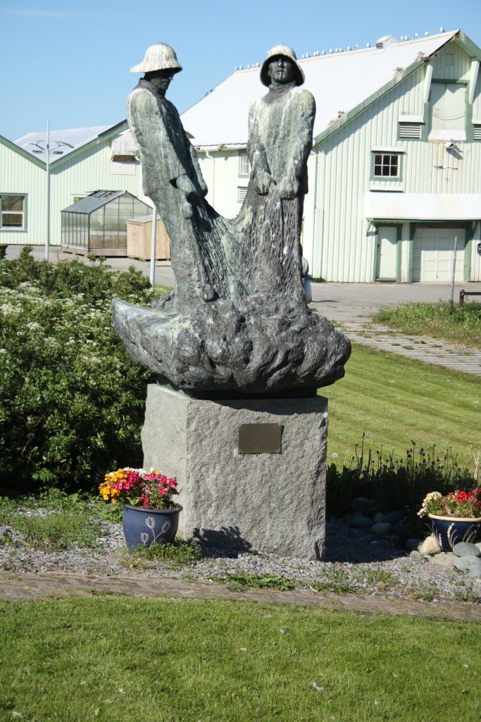 Bronzestatue von zwei Fischer