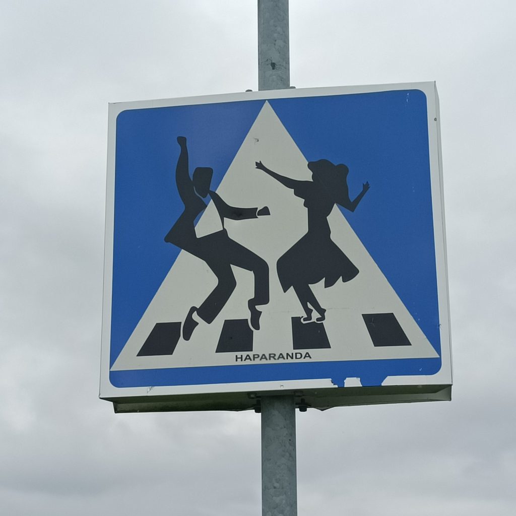 Schild für Zebrastreifen mit Swingpaar