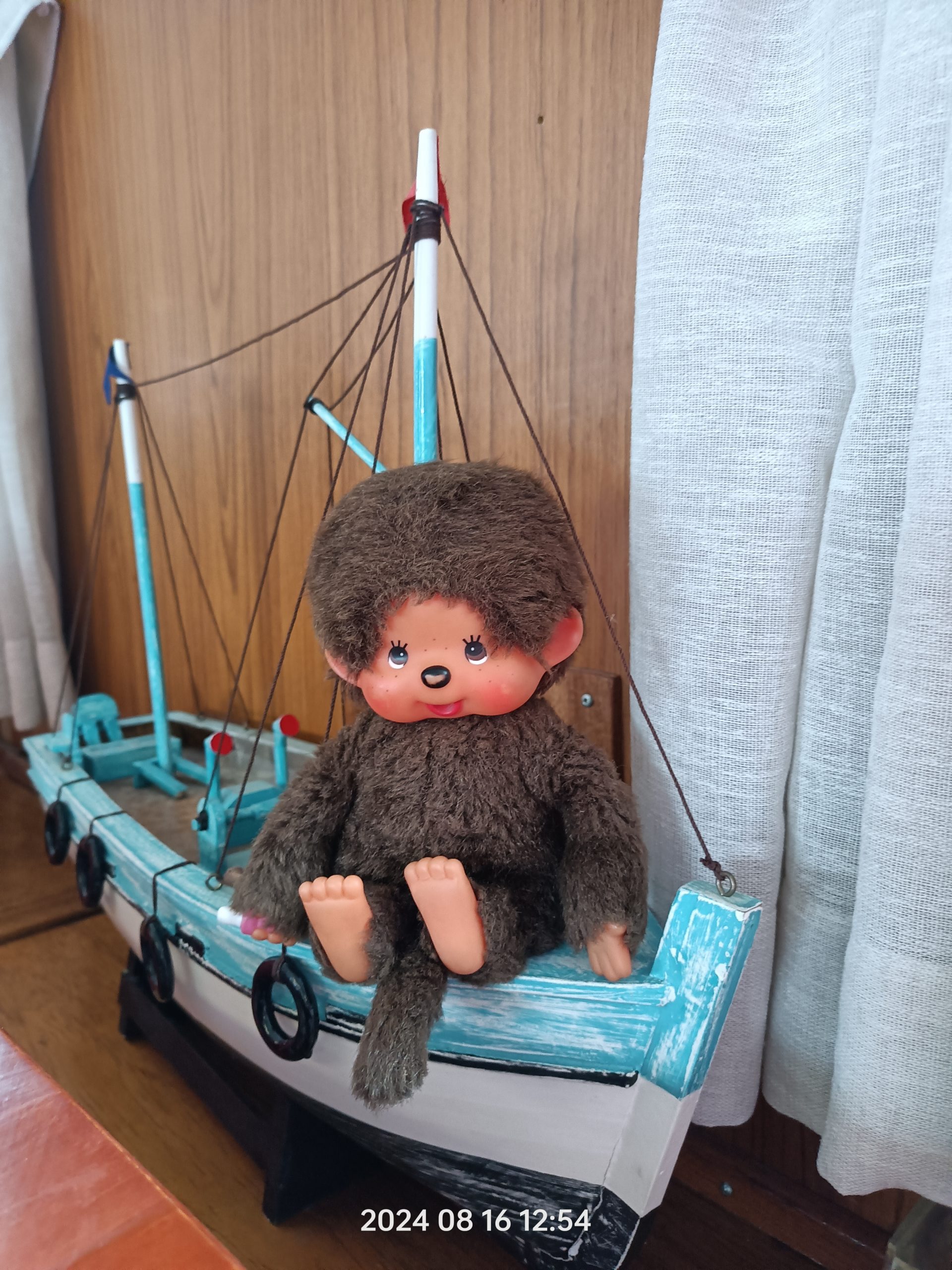 Minou und das Holzschiff