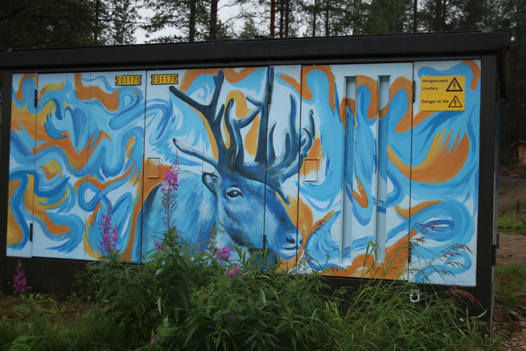 Blau gelbes Graffiti mit Rentier