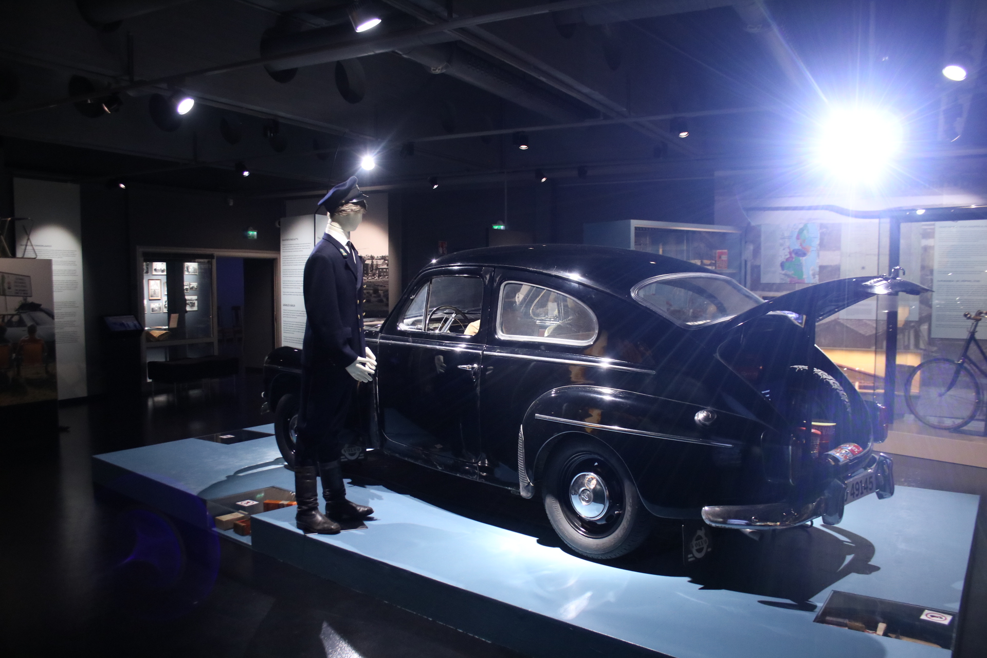 Schmugglerauto mit Zöllner aus den 1960er Jahren