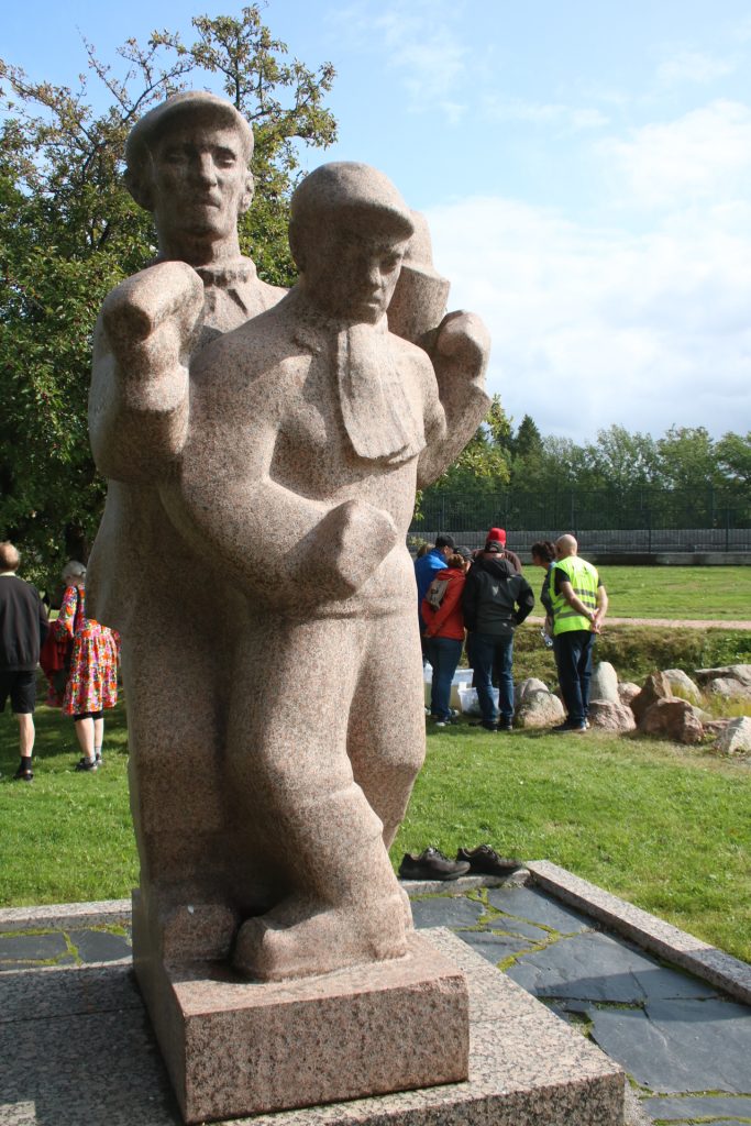 Statue mit zwei Männer