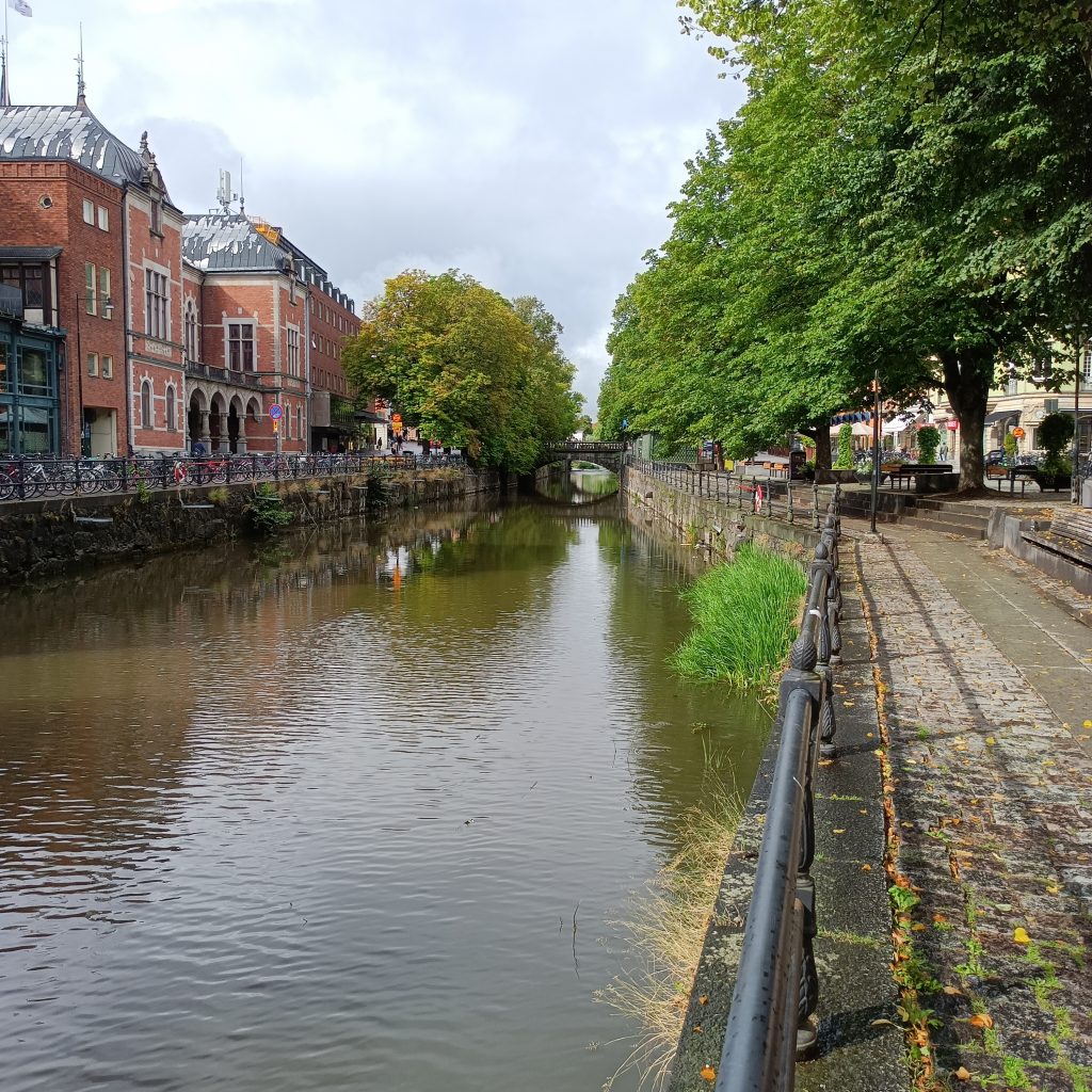 Fluss durch die Stadt