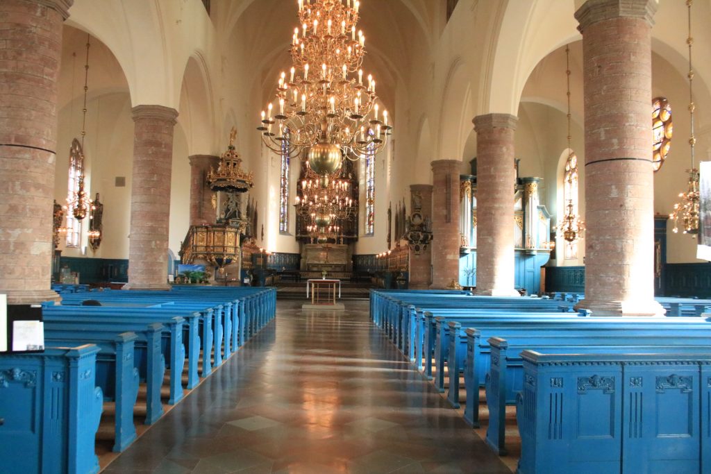 Mittelschiff der Kirche in Falun
