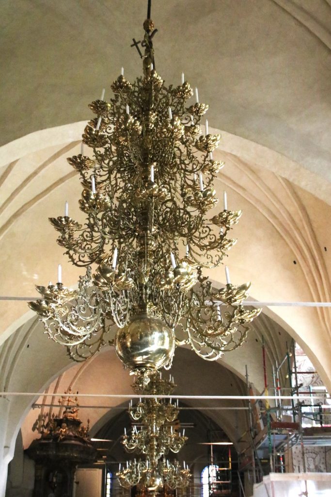 Großer Kronleuchter