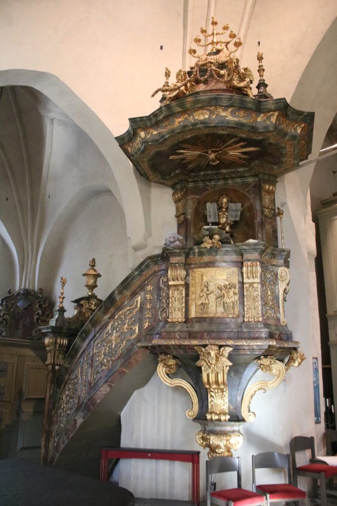 Kanzel in Kirche