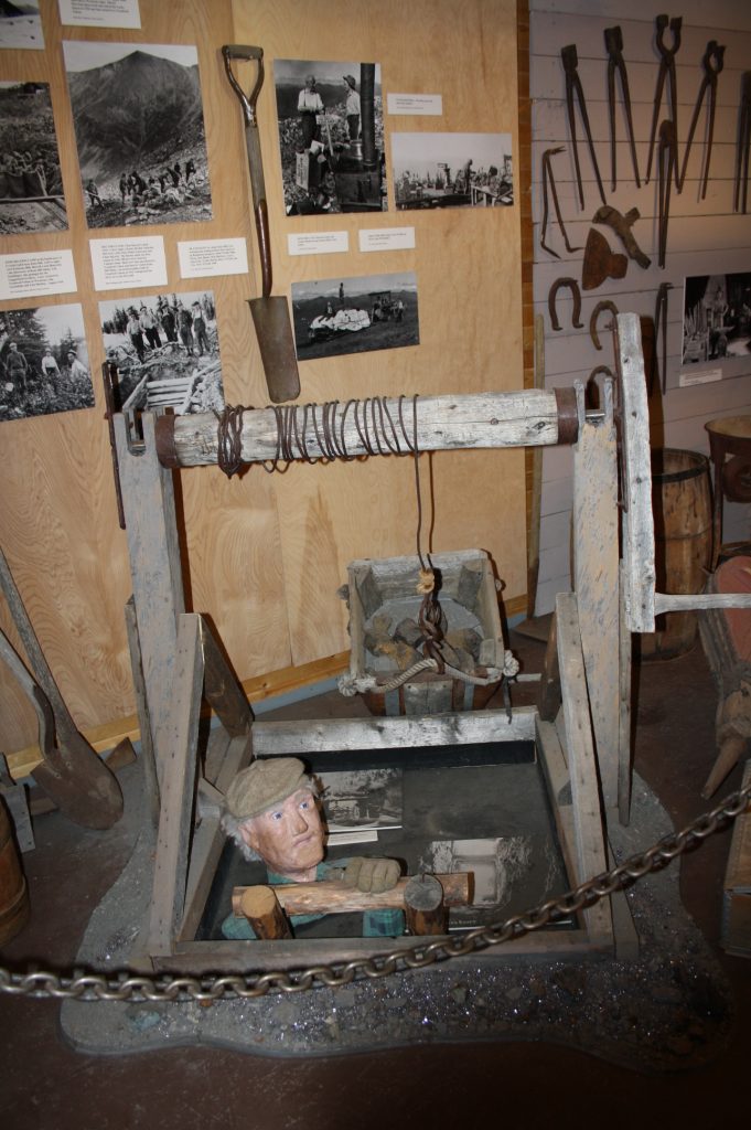 Einstiegsschacht in die Mine
